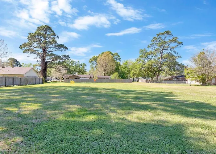 Updated & Centrally Located 3 Bed Lafayette
